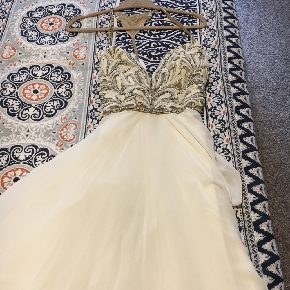 Hayley Paige Wedding dress
